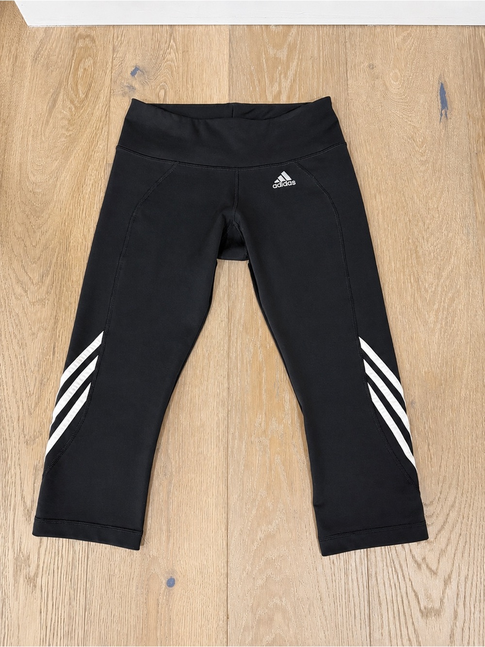 ADIDAS Black Three Stripe Capri Workout Leggings Small